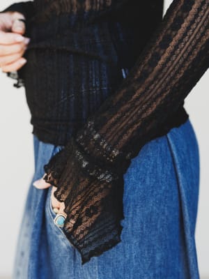 Quaint Darling Lace Long Sleeve Top - Black XL / Black