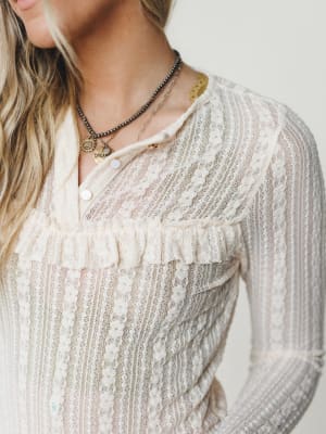 Quaint Darling Lace Long Sleeve Top - Cream XL / Cream