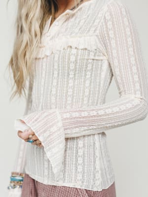 Quaint Darling Lace Long Sleeve Top - Cream XL / Cream