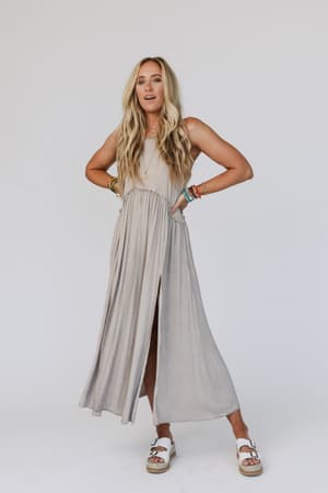 daisy-chain-maxi-dress-taupe/Taupe