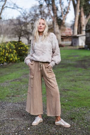 game-on-cargo-wide-leg-pant-latte/Latte