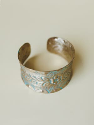 Petals in the Wind Cuff - Gold OS / Gold