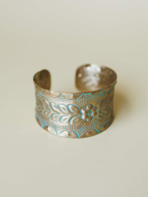 Petals in the Wind Cuff - Gold OS / Gold