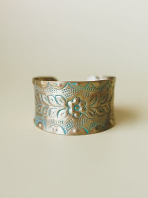 Petals in the Wind Cuff - Gold OS / Gold