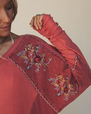 Rosebud Long Sleeve Embroidered Top - Rustic Red L / Rustic Red