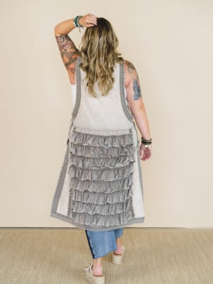 Jolie Prairie Top - Taupe XL / Taupe