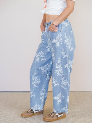 Opal Meadow Barrel Jeans - Denim L / Denim