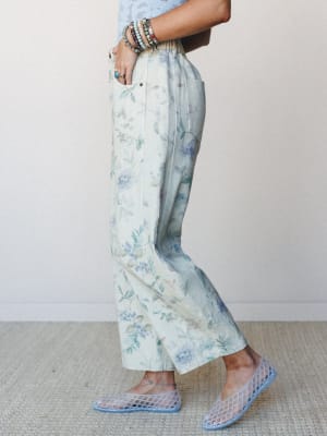 Decades Of Florals Barrel Jeans - Blue L / Blue