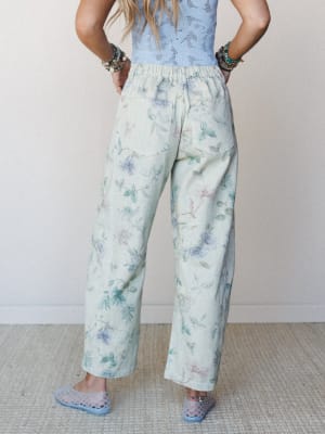 Decades Of Florals Barrel Jeans - Blue L / Blue