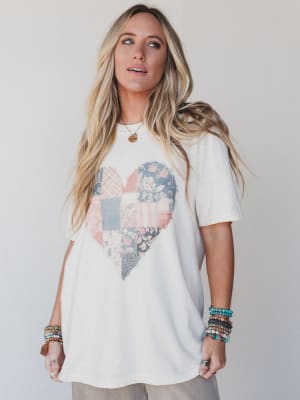 The Nest Patches Of Love Graphic Tee - Ivory XL / Ivory
