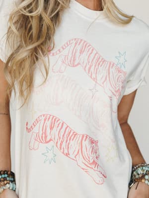 The Nest Tiger Power Graphic Tee - Ivory S / Ivory