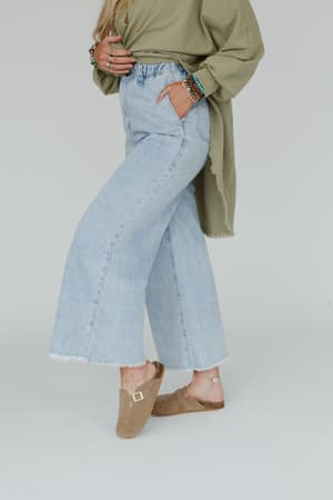 simply-you-wide-leg-jeans-washed-denim/Washed Denim