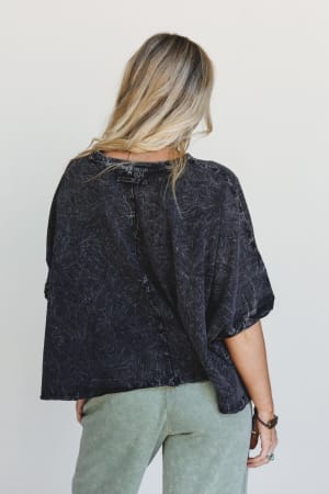 local-escape-top-black/Ash Black