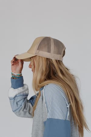 desert-drift-trucker-hat-khaki/Khaki