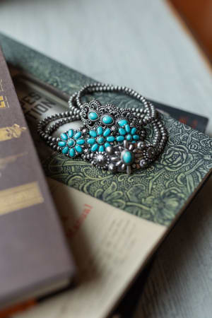 Desert Flowers Stretch Bracelet Set: undefined