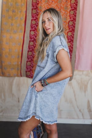 winning-mood-denim-dress-light-wash/Blue
