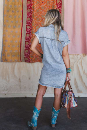 winning-mood-denim-dress-light-wash/Blue