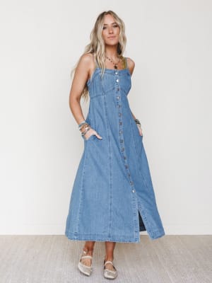 Small Town Girl Dress- Light Wash L / Light Wash