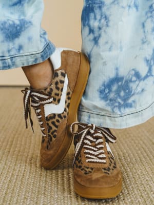 Destiny Sneaker: undefined