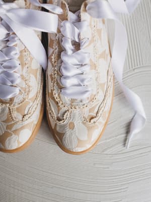 sand-dune-sneakers-floral/Beige Floral