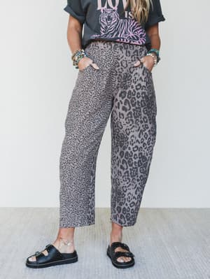 Animal Feeling Pants: undefined