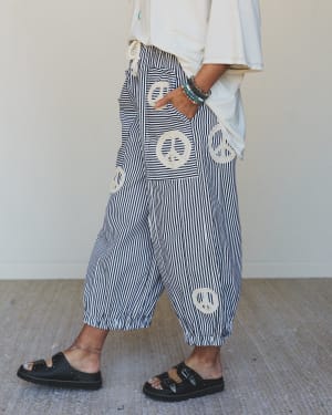 Peace Out Stripe Jeans - Black L / Black