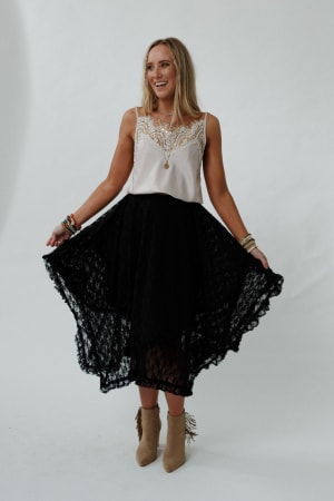 dreamy-meadow-floral-lace-skirt-black/Black