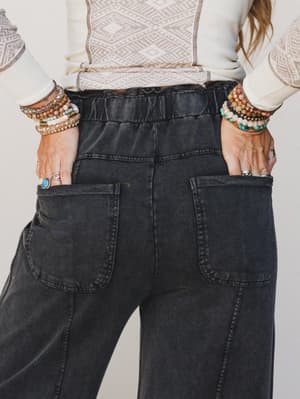 lucky-one-wide-leg-full-pant-black/Charcoal