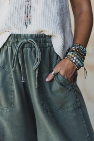 relaxing-robin-front-pocket-wide-leg-pants-olive/Green