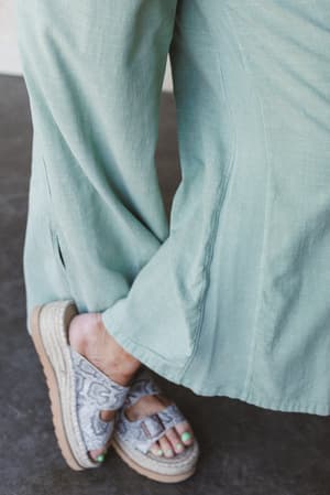 dream-awake-wide-leg-pants-sage/Green