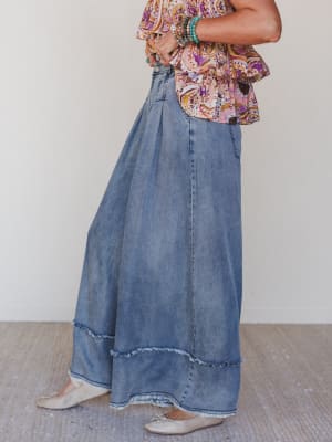 Far Out Wide Leg Jeans - Washed Denim L / Washed Denim