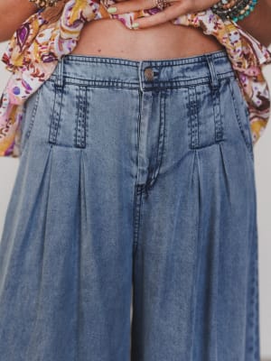 Far Out Wide Leg Jeans - Washed Denim L / Washed Denim