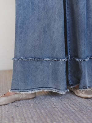 Far Out Wide Leg Jeans - Washed Denim L / Washed Denim