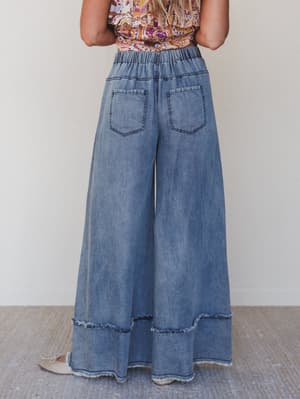 Far Out Wide Leg Jeans - Washed Denim L / Washed Denim
