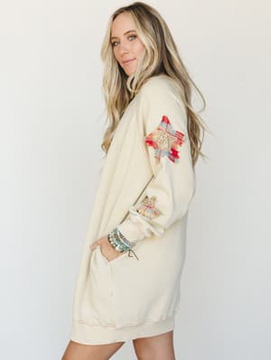 Starfall of Wonder Long Sleeve Dress
- American Pear L / American Pear