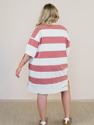 Bright Idea Tee Dress
- Crimson L / Crimson