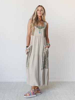 Floral Gazer Maxi Dress - Dusty Sage S / Dusty Sage