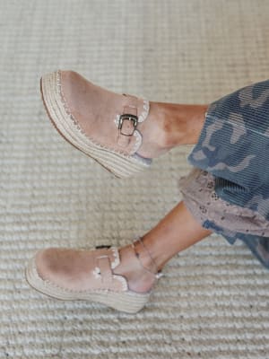 Edith Platform Slide - Almond 10 / Almond