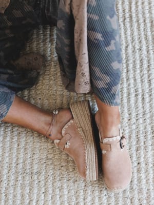 Edith  Platform Slide - Almond 10 / Almond