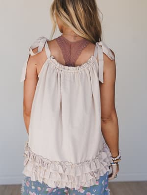 Sunrise Ruffle Tunic - Ivory L / Ivory