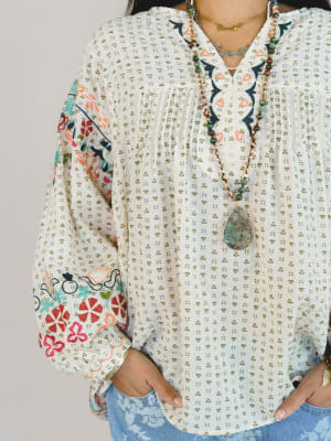 Frida Embroidered Dolman Sleeve Top - Oatmeal L / Oatmeal