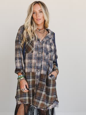 driftwood-plaid-top-navy/Navy