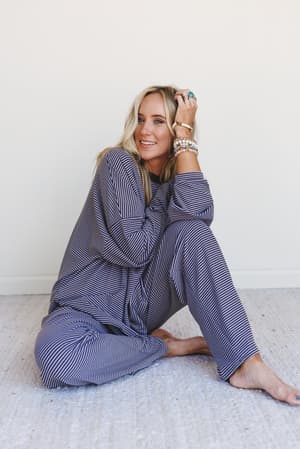 soft-mode-wide-leg-pants-lavender/Lavender