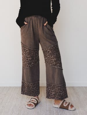 milana-leopard-print-wide-leg-pants-brown/Brown