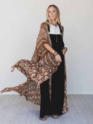 paisley-tapestry-free-flow-duster-kimono-brown/Brown