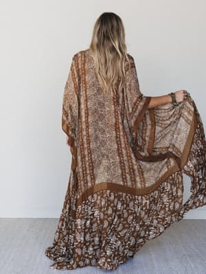 paisley-tapestry-free-flow-duster-kimono-brown/Brown
