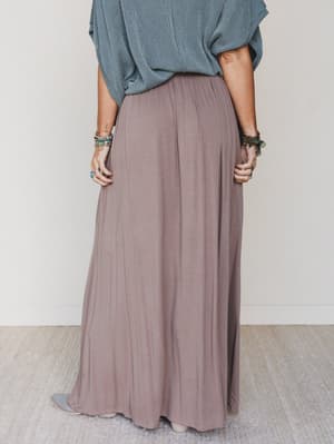pocketed-maxi-skirt-mocha/Mocha