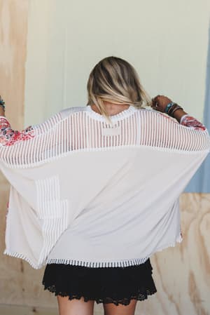 floral-coast-v-neck-top-oatmeal/Beige