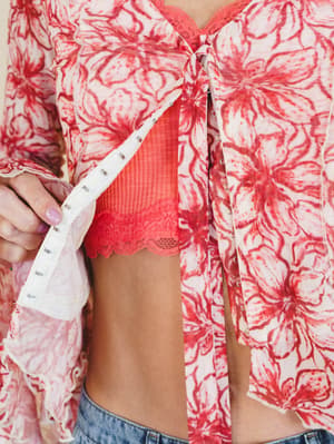 Foxy Flower Bell Sleeve Top - Red L / Red