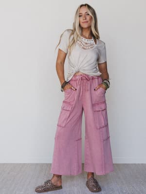 game-on-cargo-wide-leg-pant-burgundy/Mauve